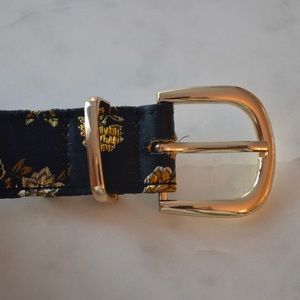 SHEIN Black and Gold Floral Pattern Belt (Discounted Shipping🚚)